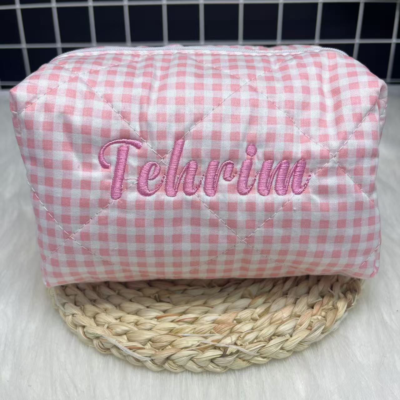 Borsa per cosmetici a righe di - Embroidery Names recensione e prezzo
