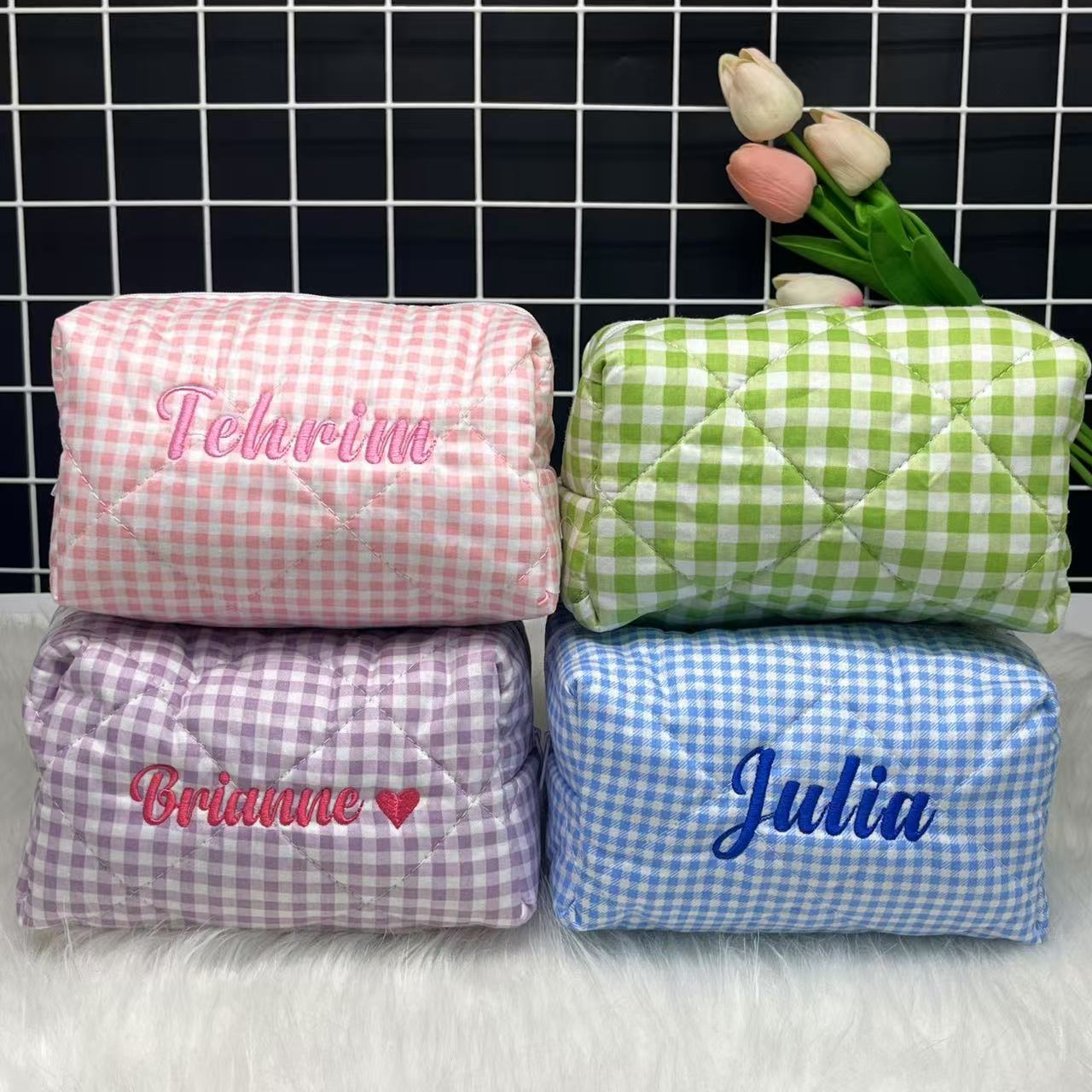 Borsa per cosmetici a righe di - Embroidery Names recensione e prezzo